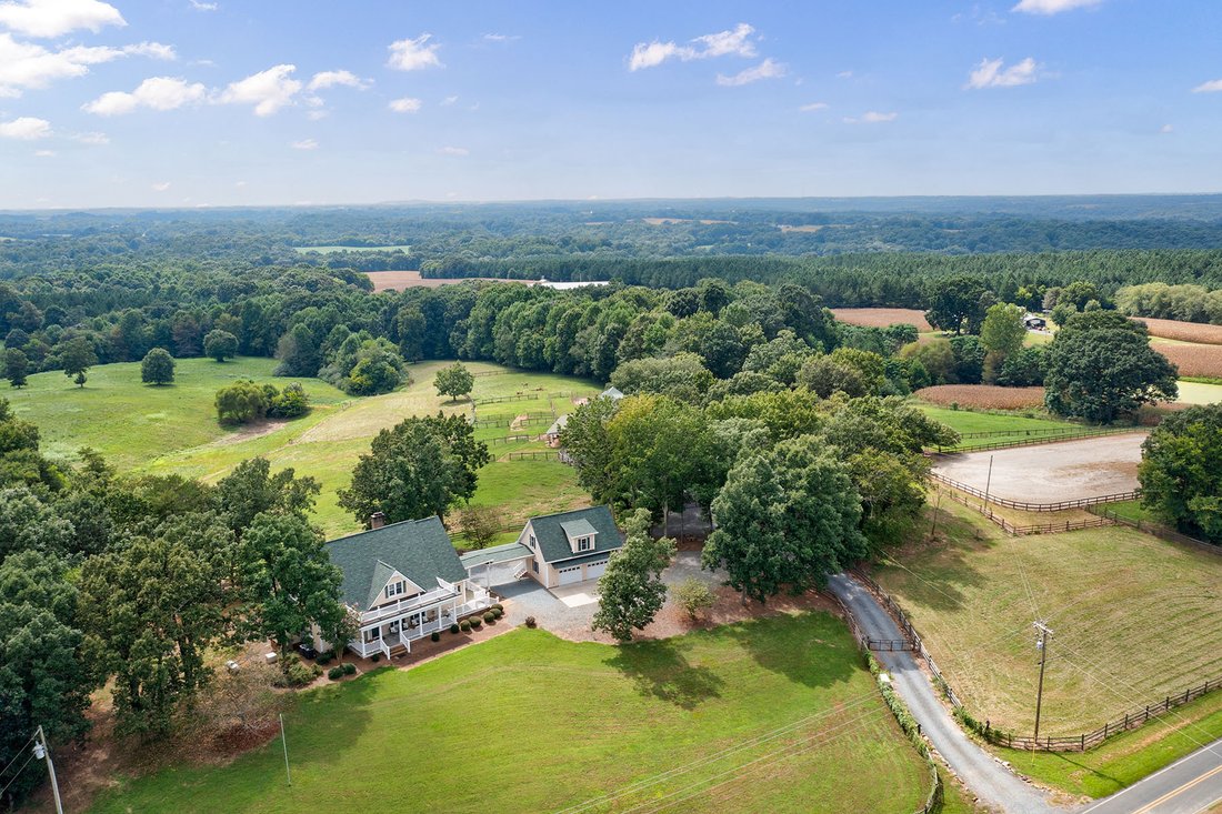House in Polkton, North Carolina, United States 1 - 16139307