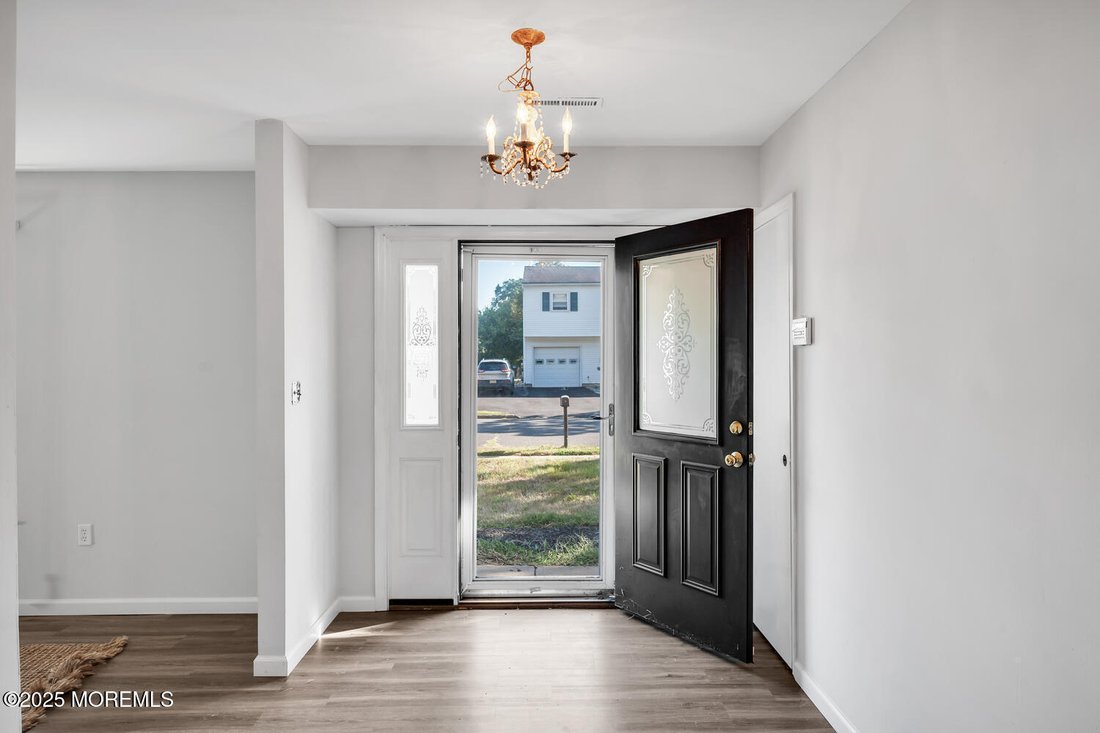 House in Hazlet, New Jersey, United States 4 - 16138141
