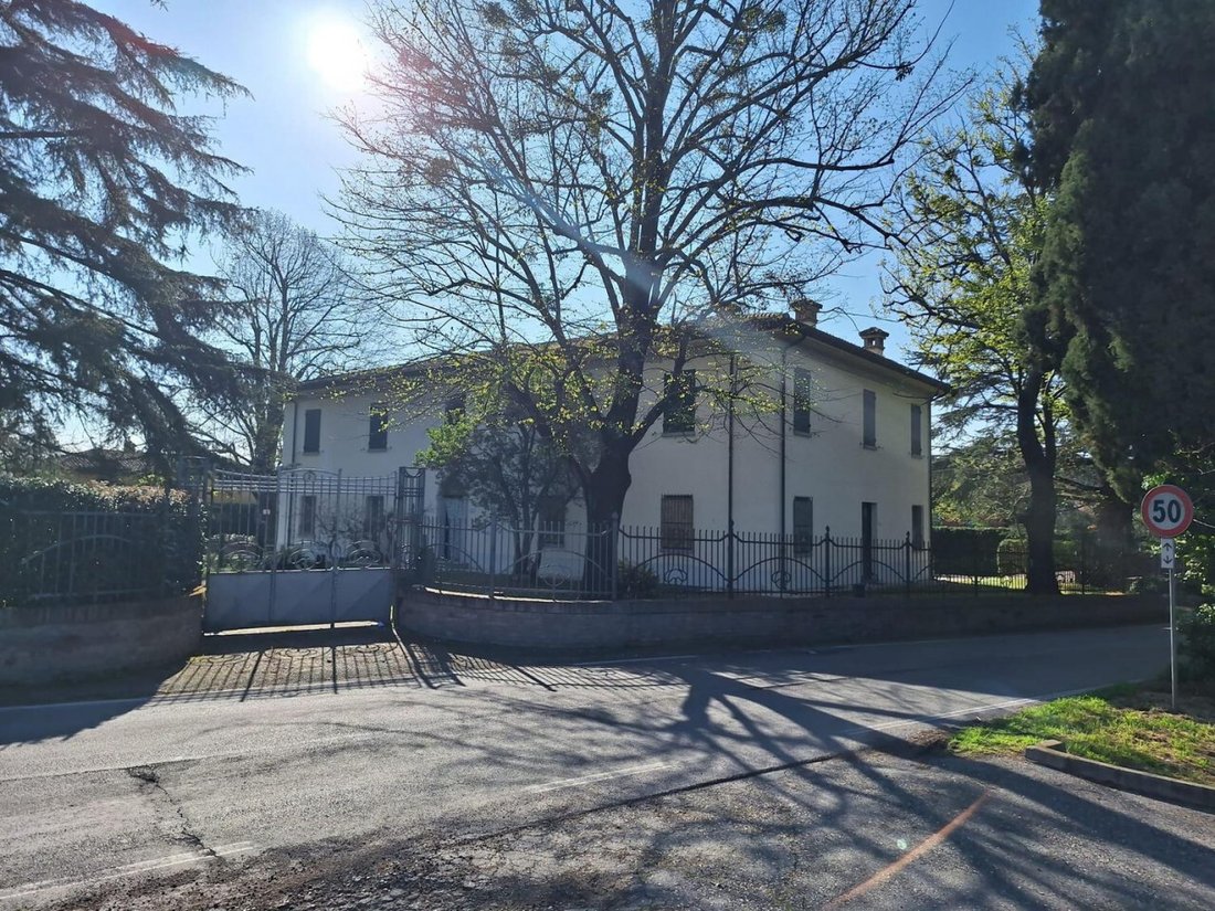 Villa in Longiano, Emilia-Romagna, Italy 1 - 16139068