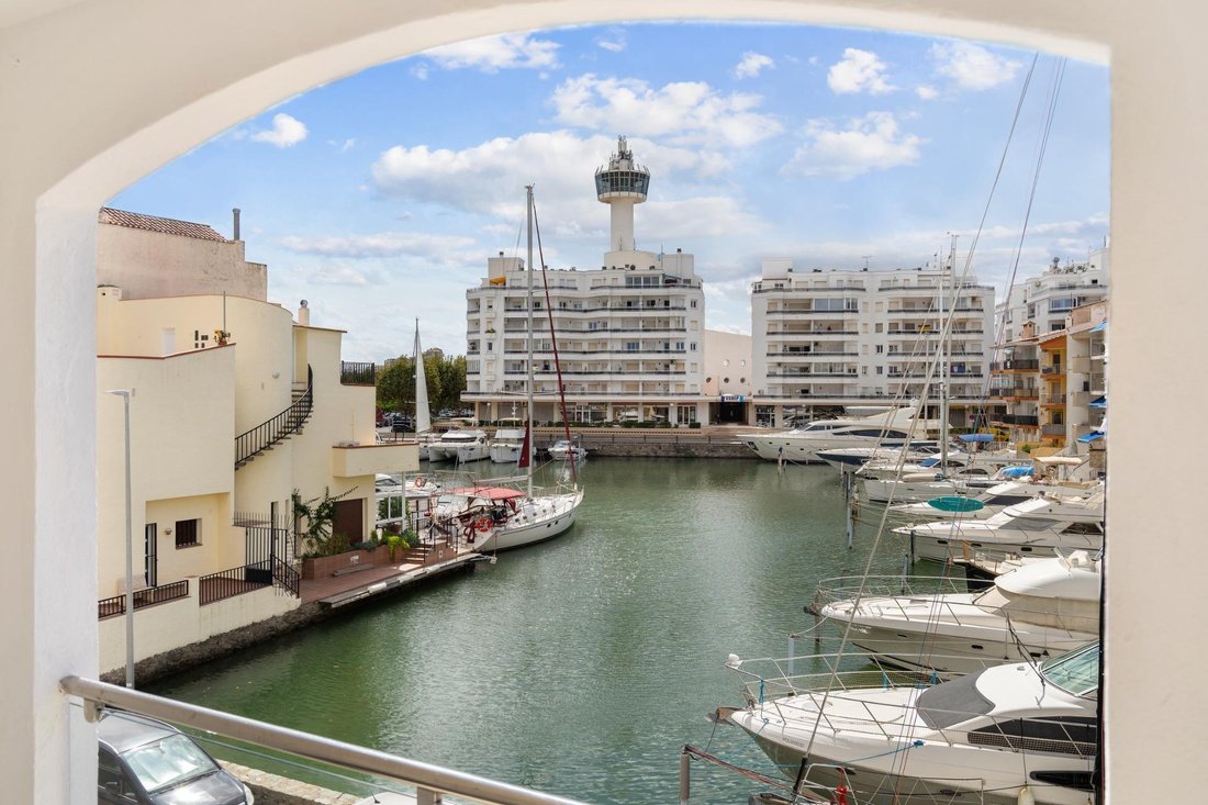 Villa in Empuriabrava, Catalonia, Spain 1 - 16137793