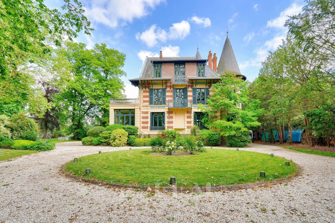 House in Bord de Seine-Closeaux, Rueil-Malmaison, France 3 - 16135870