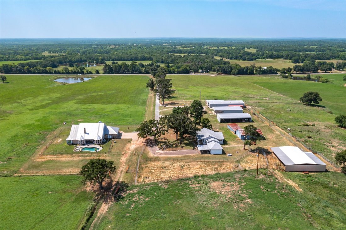 House in Grand Saline, Texas, United States 5 - 16141694