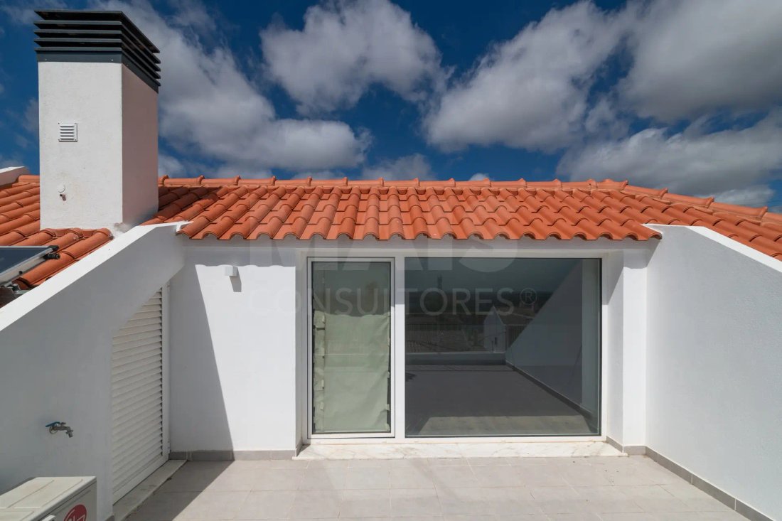 Villa in Pontinha e Famoes, Lisbon, Portugal 1 - 16139520