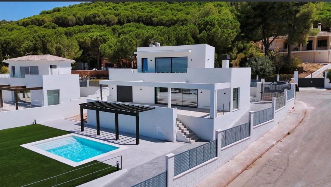 Villa in Alhaurin de la Torre, Andalusia, Spain 4 - 16145634