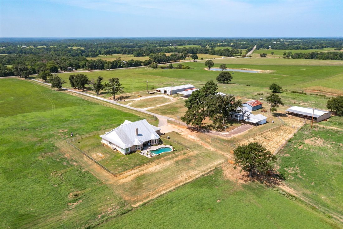 House in Grand Saline, Texas, United States 5 - 16141694