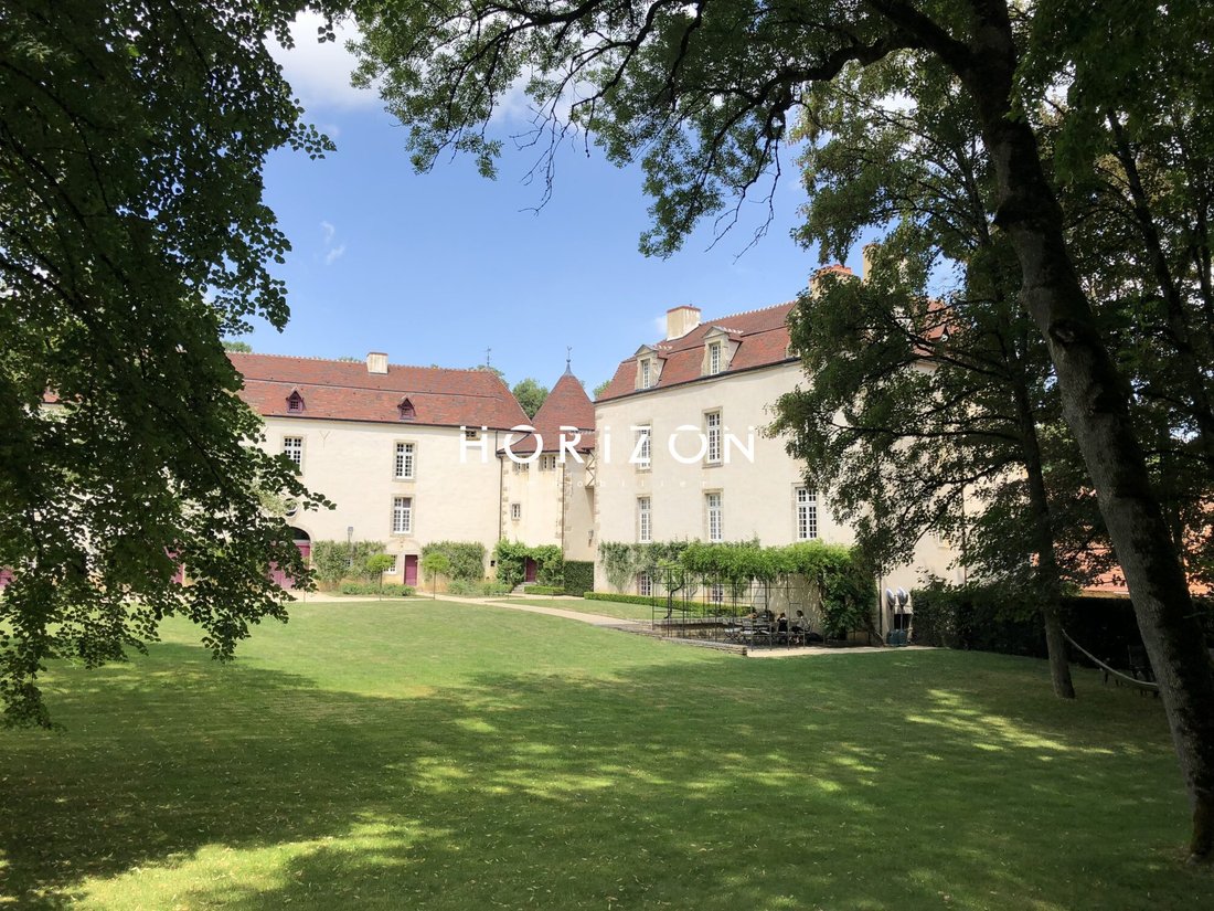 Blancey’s Renaissance Jewel: A Restored Bourgogne Castle Whispering History