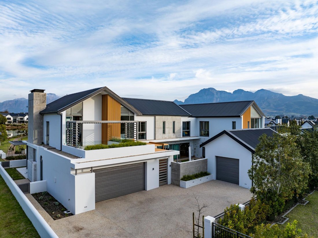 House in Paarl, Western Cape, South Africa 1 - 16138089