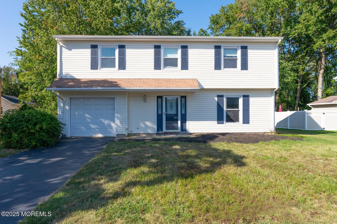 House in Hazlet, New Jersey, United States 1 - 16138141