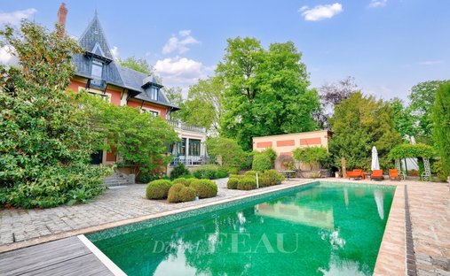 House in Bord de Seine-Closeaux, Rueil-Malmaison, France 1