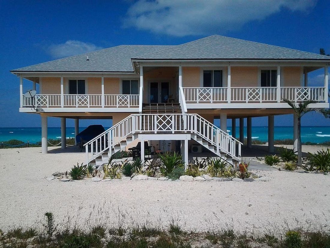 House in Bullock Harbour, Berry Islands, The Bahamas 1 - 16137223