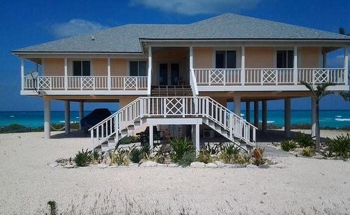 House in Bullock Harbour, Berry Islands, The Bahamas 1
