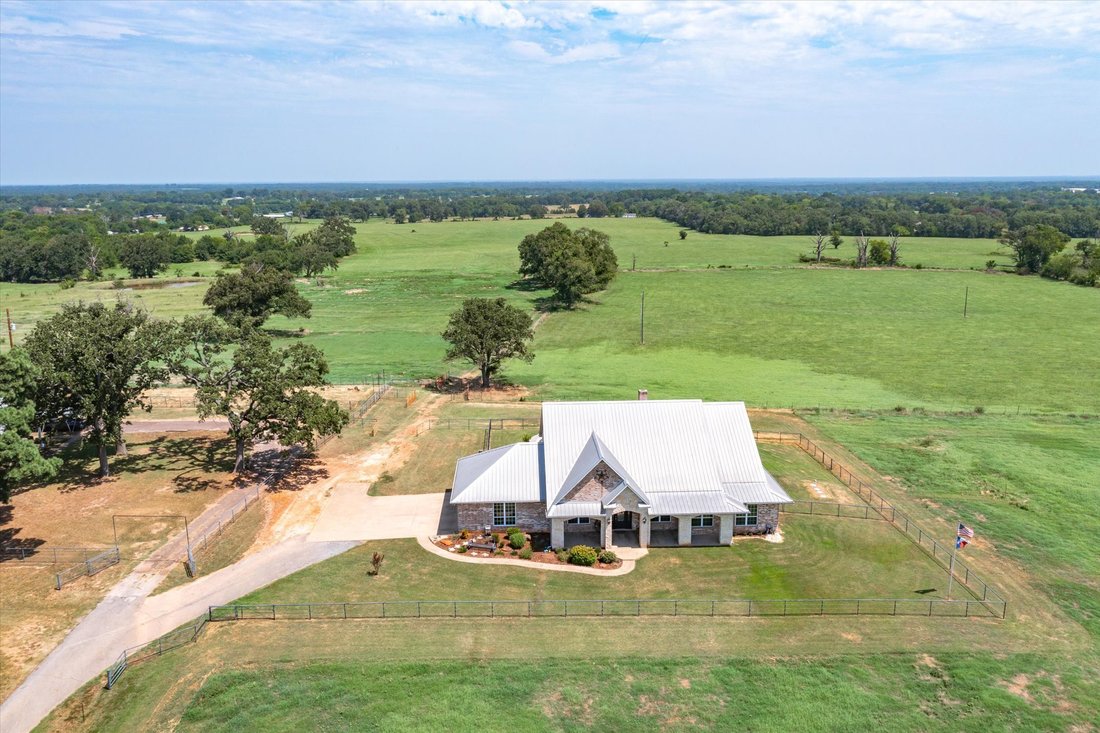 House in Grand Saline, Texas, United States 4 - 16141694