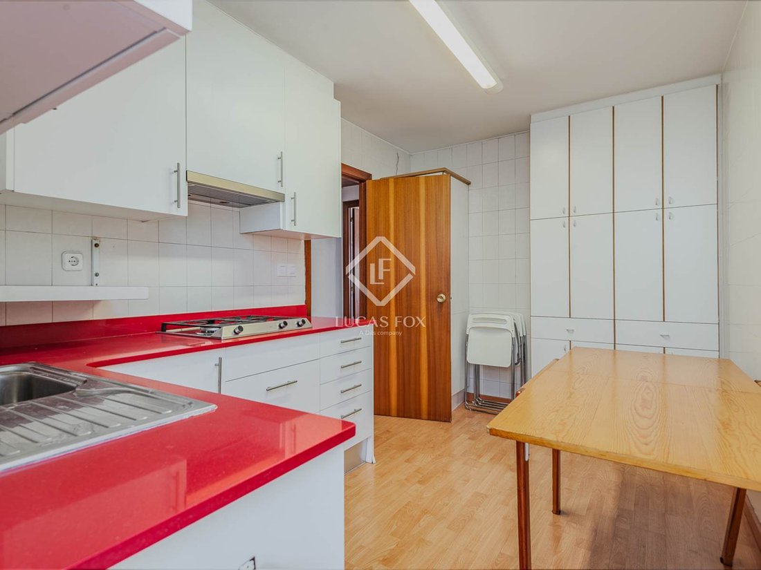 Image showcasing Barcelona Penthouse In Eixample, Barcelona, Spain For Sale (16136681)