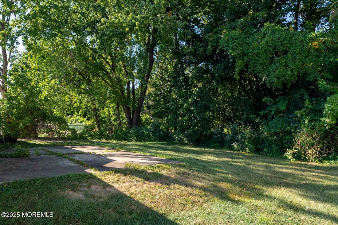 House in Hazlet, New Jersey, United States 2 - 16138141
