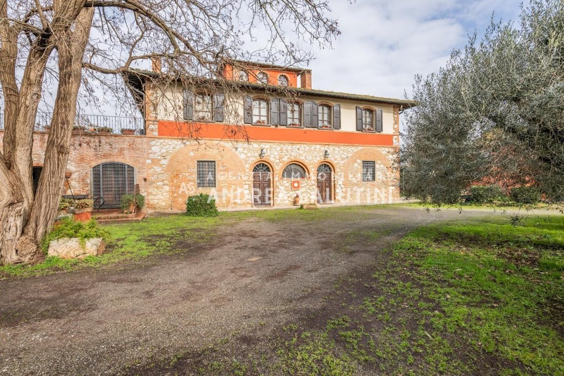 Villa in Pontedera, Tuscany, Italy 4 - 16144808