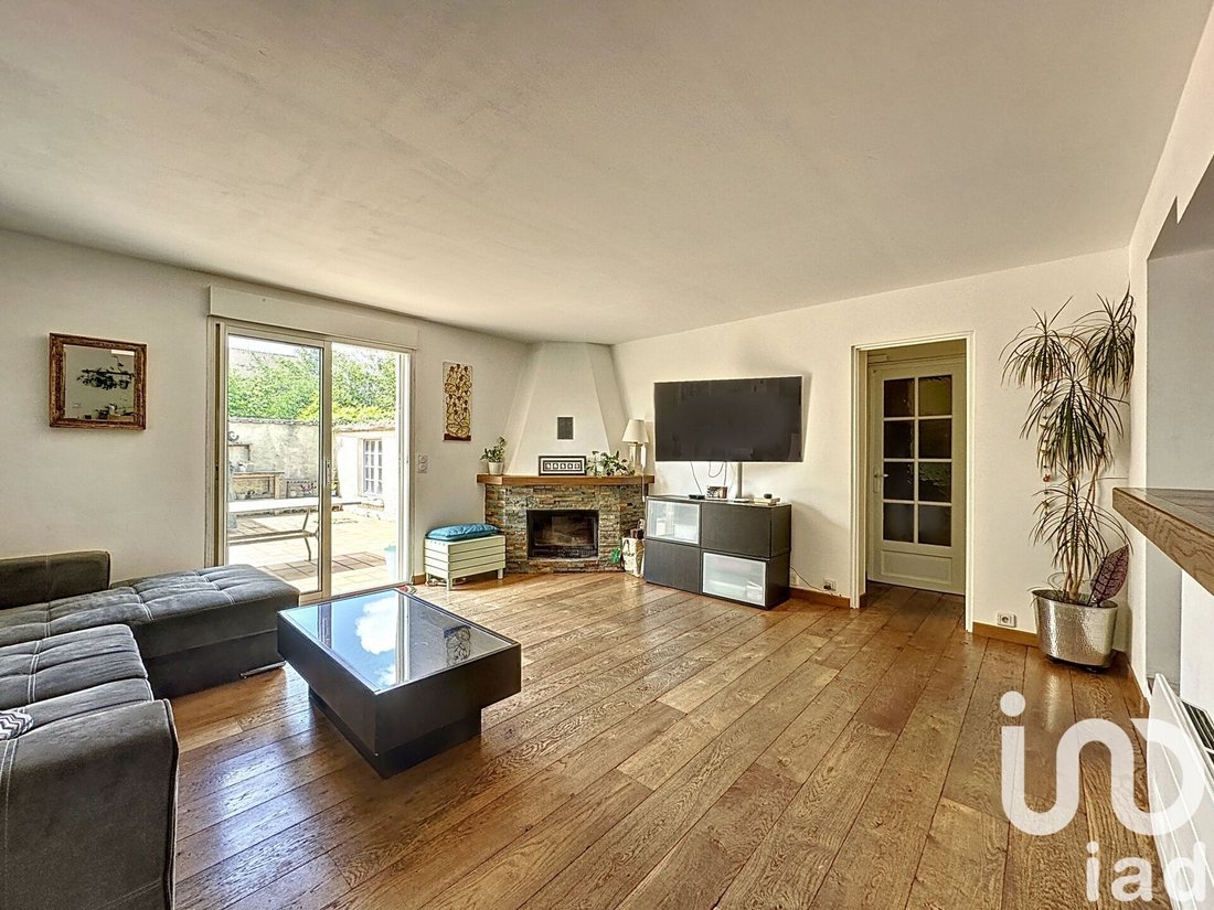 House in Orly, Ile-de-France, France 2 - 16142557