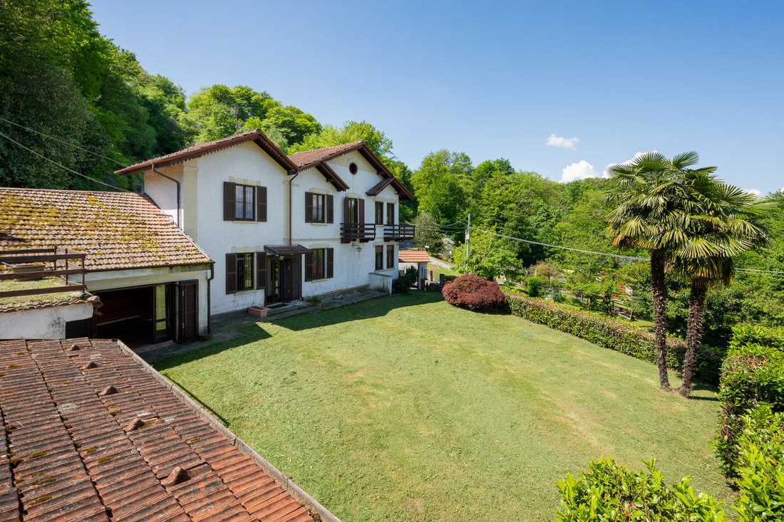Villa in Stresa, Piedmont, Italy 1 - 16144217