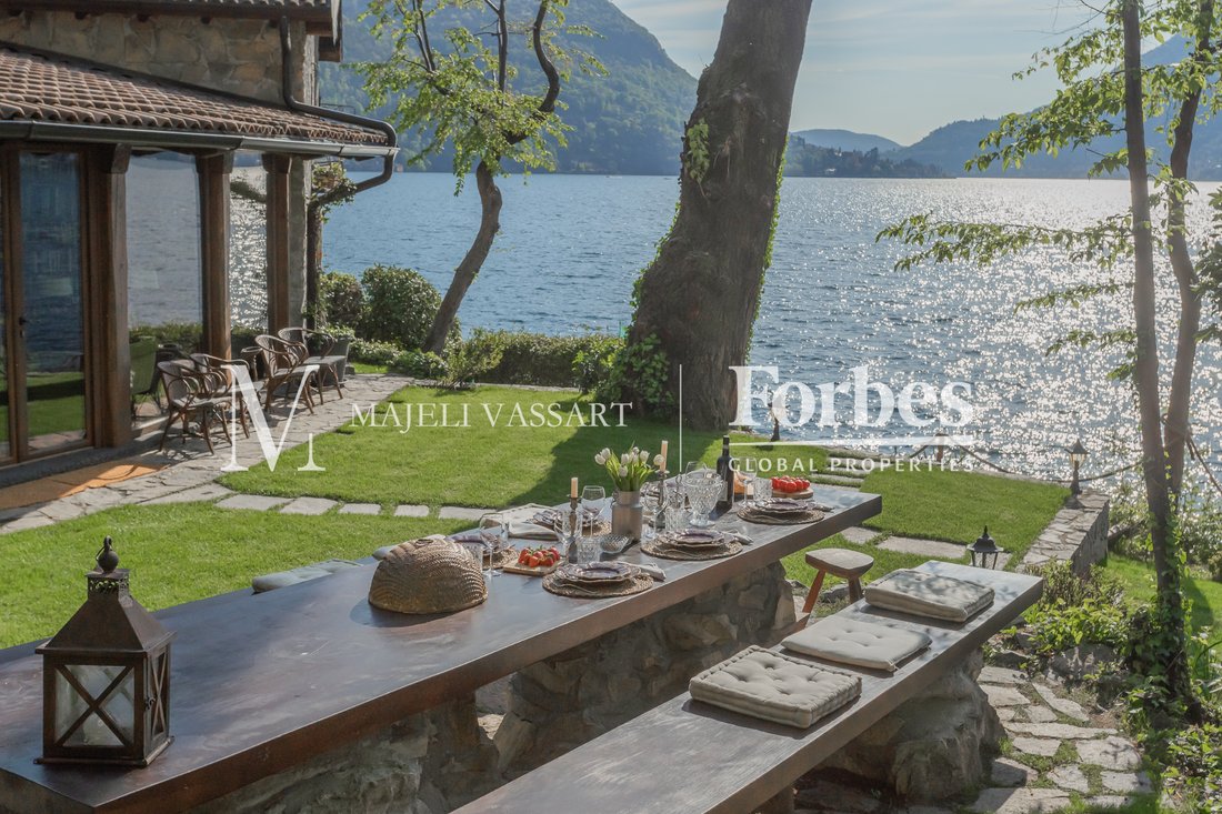 Villa in Faggeto Lario, Lombardy, Italy 2 - 16145836