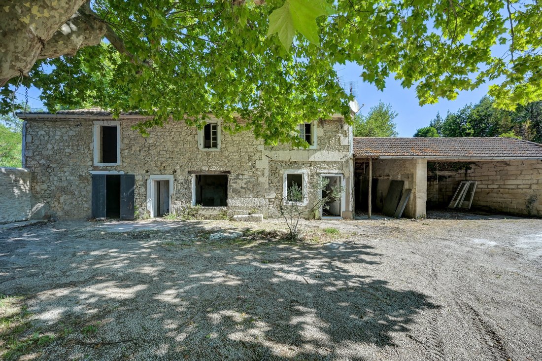 House in Saint-Rémy-de-Provence, Provence-Alpes-Côte d'Azur, France 1 - 16145838