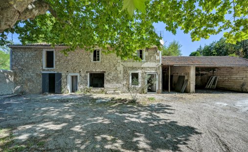 House in Saint-Rémy-de-Provence, Provence-Alpes-Côte d'Azur, France 1