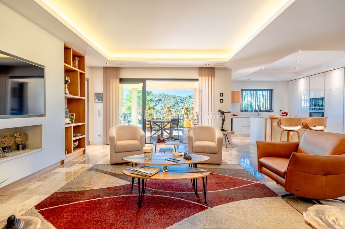 Villa in Ville-Les Saquedes-Le Bouillonnet, Sainte-Maxime, France 3 - 16147652