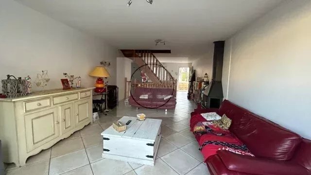 House in Arrondissement of Bobigny, Ile-de-France, France 1 - 16146247