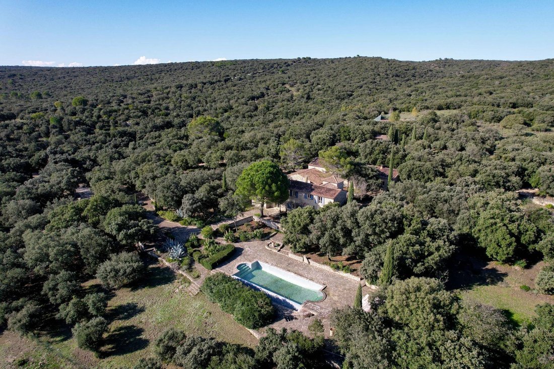 Estate in Uzès, Occitania, France 1 - 16145937