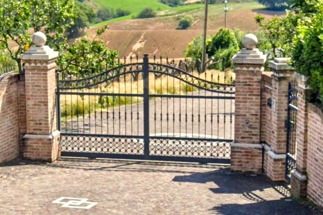 Villa in Cingoli, Marche, Italy 2 - 15603777