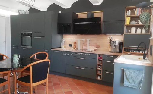 Castle for Sale in Saint-Quintin-sur-Sioule, Auvergne-Rhône-Alpes, France