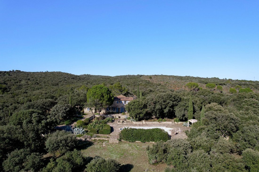 Estate in Uzès, Occitania, France 4 - 16145937