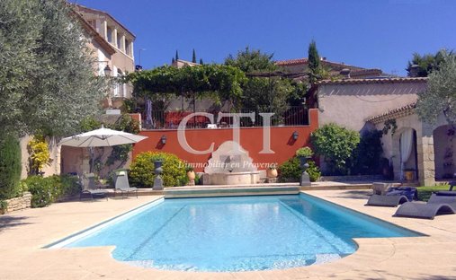 Castle for Sale in Saint-Quintin-sur-Sioule, Auvergne-Rhône-Alpes, France