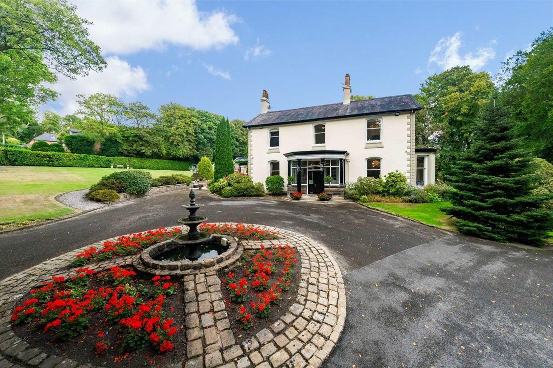 House in Bromley Cross, Bolton, England 4 - 16147471