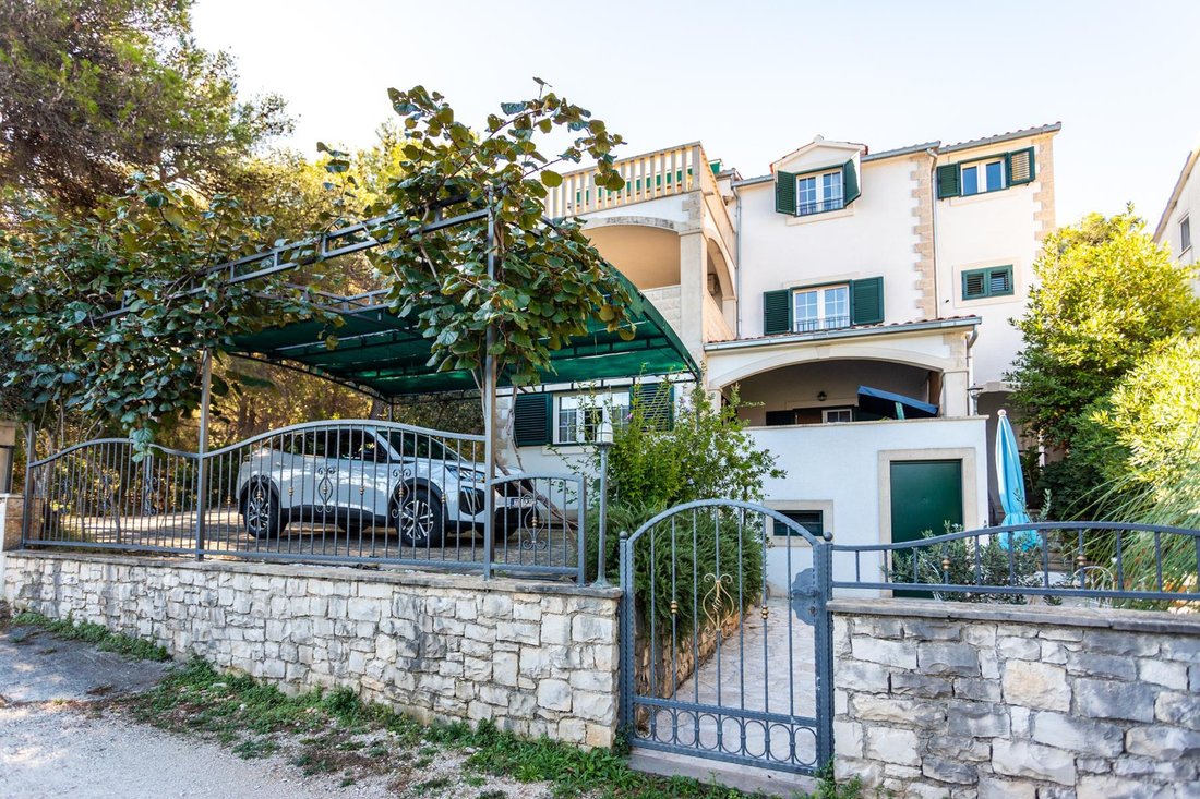 Villa in Supetar, Split-Dalmatia County, Croatia 1 - 15329946