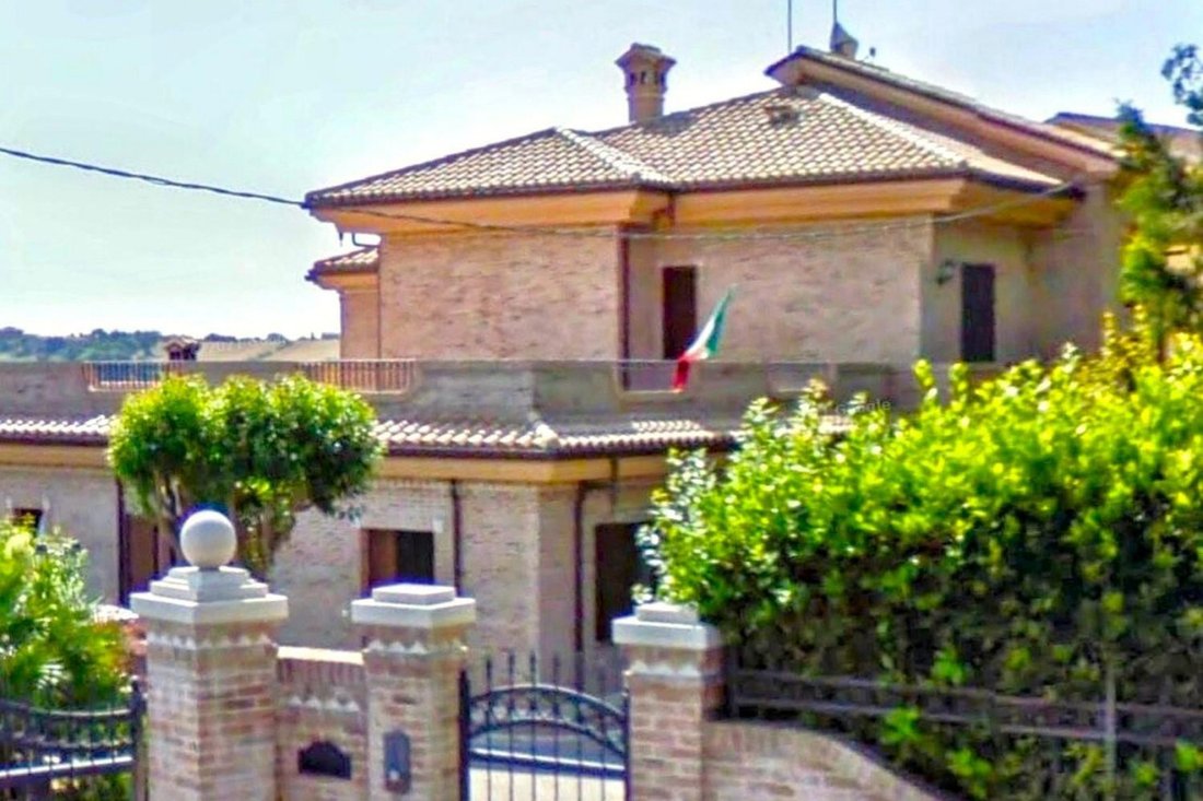 Villa in Cingoli, Marche, Italy 1 - 15603777