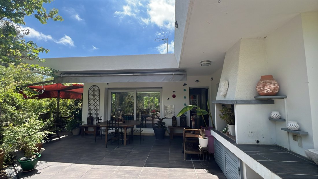 Villa in Plan de Noves, Vence, France 2 - 16147243