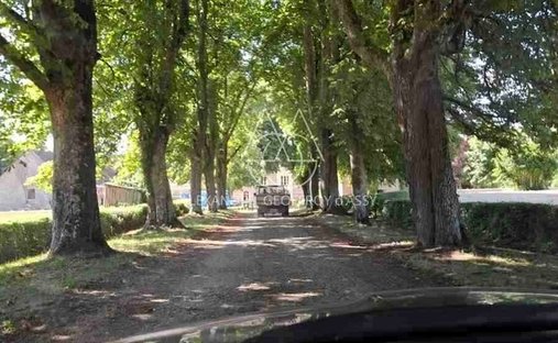 Spacious Property With Separate Guest Lodgings In Wooded Park Of 19 Acres, 15 Km From Blois.