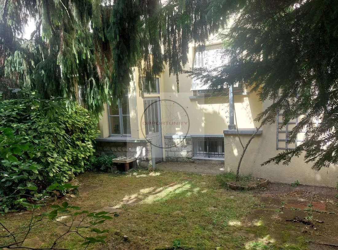 House in Arrondissement of Bobigny, Ile-de-France, France 3 - 16071859