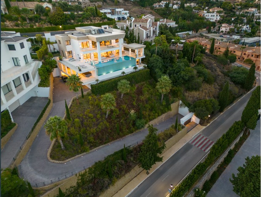 Villa in Estepona, Andalusia, Spain 2 - 16148701