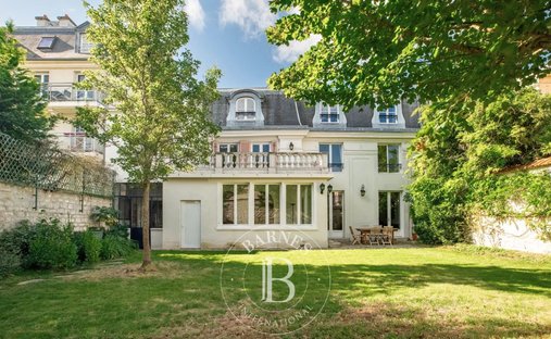 House in Forêt, Saint-Germain-en-Laye, France 1