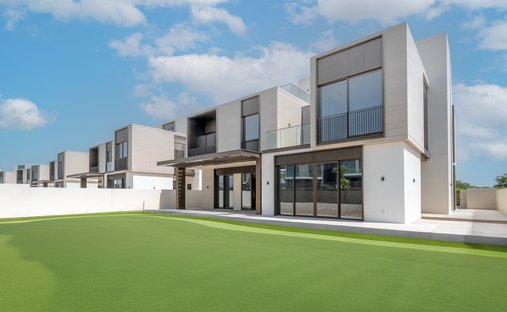Villa in Hadaeq Sheikh Mohammed Bin Rashid, Dubai, United Arab Emirates 1