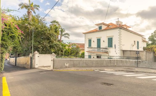 Villa in Santa Luzia, Madeira, Portugal 1