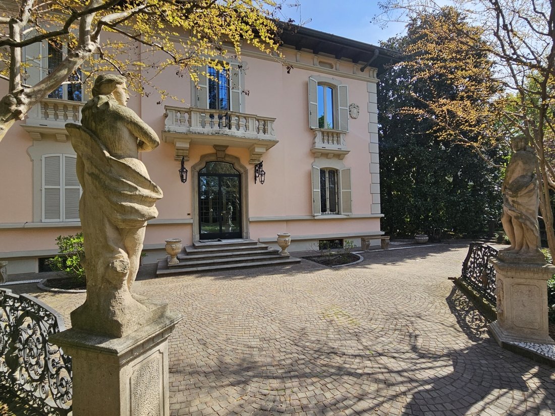 Villa in Center, Treviglio, Lombardy 3 - 15743199