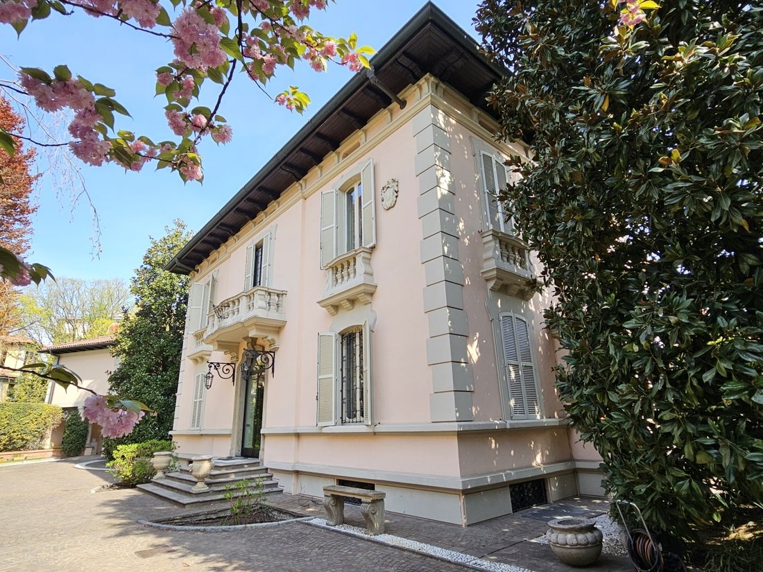 Villa in Center, Treviglio, Lombardy 4 - 15743199