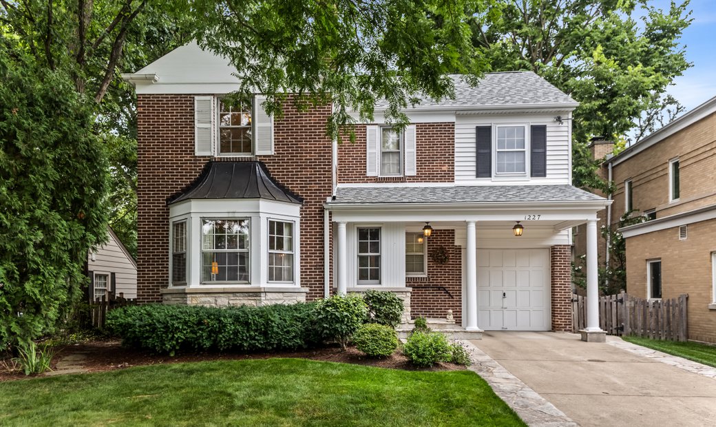 Welcome To Charming Brick Georgian Home In In Wilmette, Illinois ...