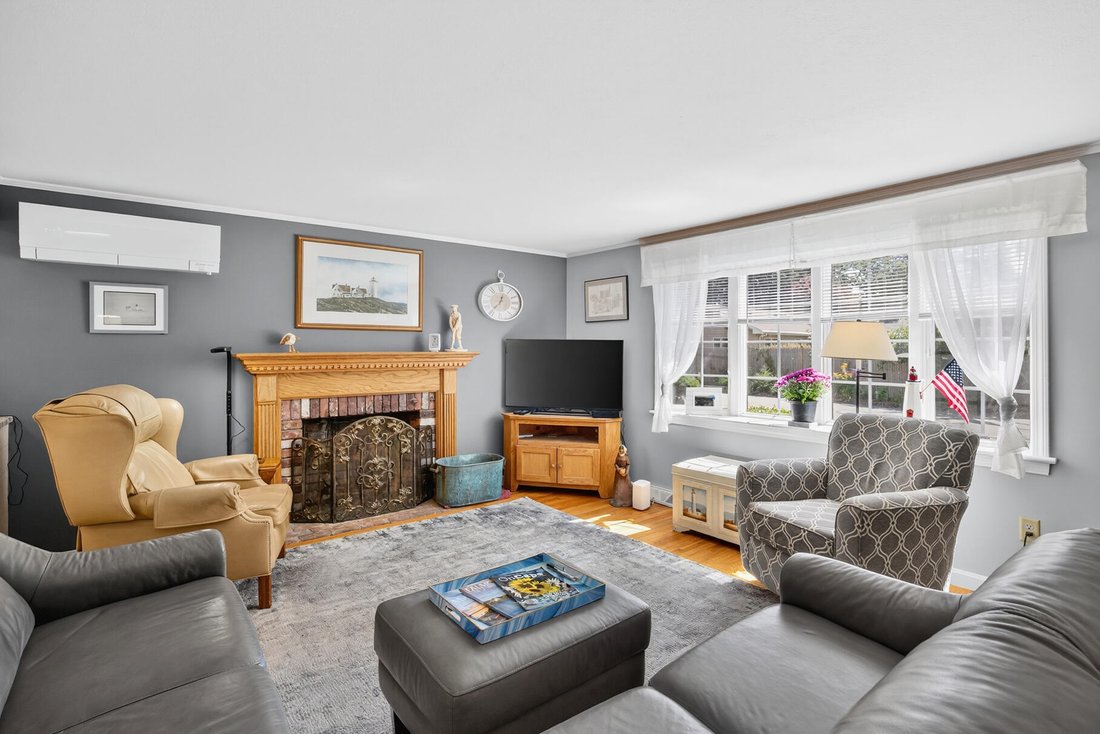 House in Falmouth, Massachusetts, United States 4 - 16150277