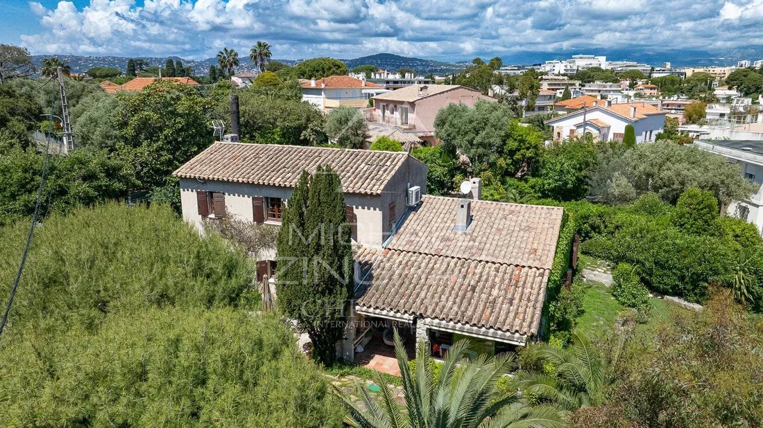 Villa in Antibes, Provence-Alpes-Côte d'Azur, France 2 - 16150478