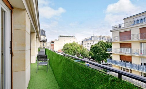 Apartment in Saint-Mande, Ile-de-France, France 1