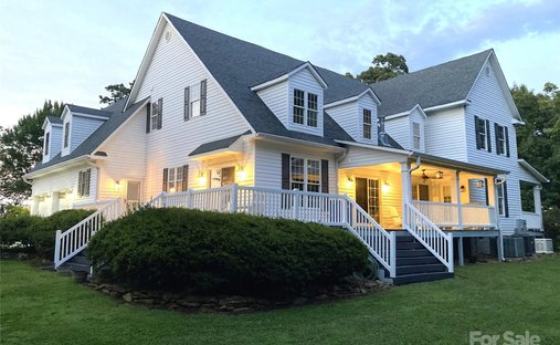 House in Moravian Falls, North Carolina, United States 1