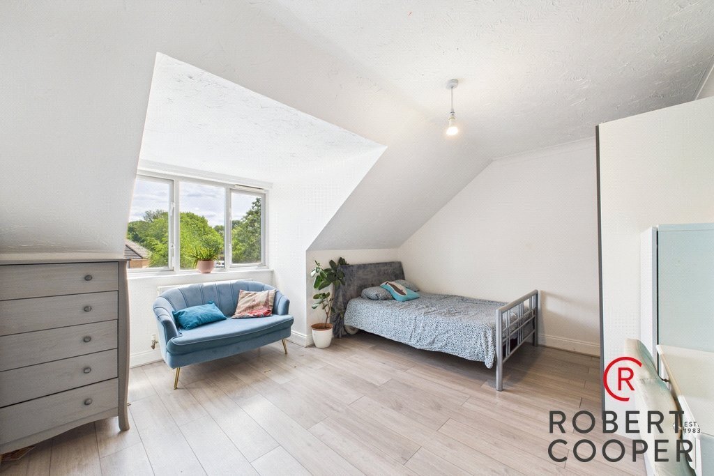 House in West End, Ealing, England 2 - 16150501