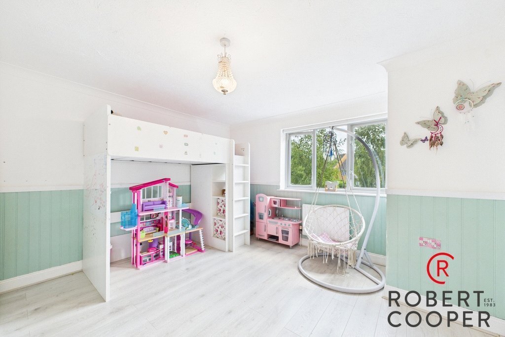 House in West End, Ealing, England 4 - 16150501